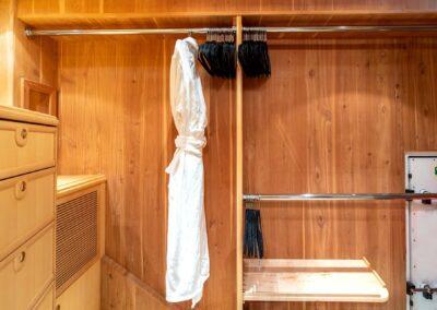 127-crescent-inspired-luxury-yacht-for-sale-CC-31