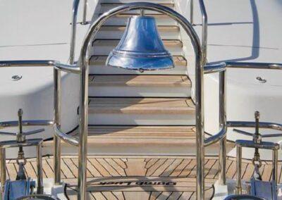 127-crescent-inspired-luxury-yacht-for-sale-previous-CC-13