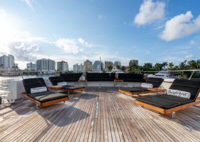 127-crescent-inspired-luxury-yacht-for-sale-exterior-10